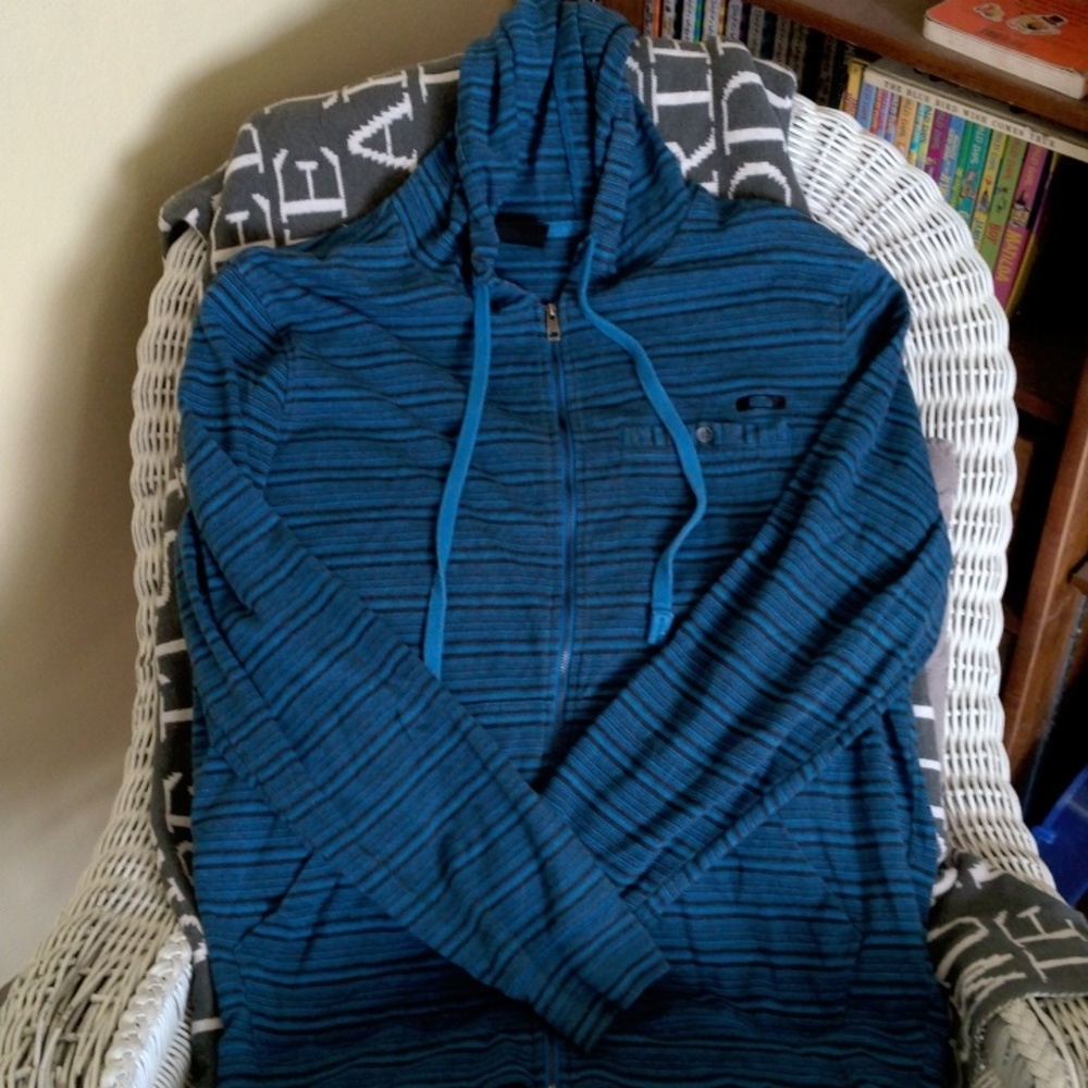 Oakley ziphood